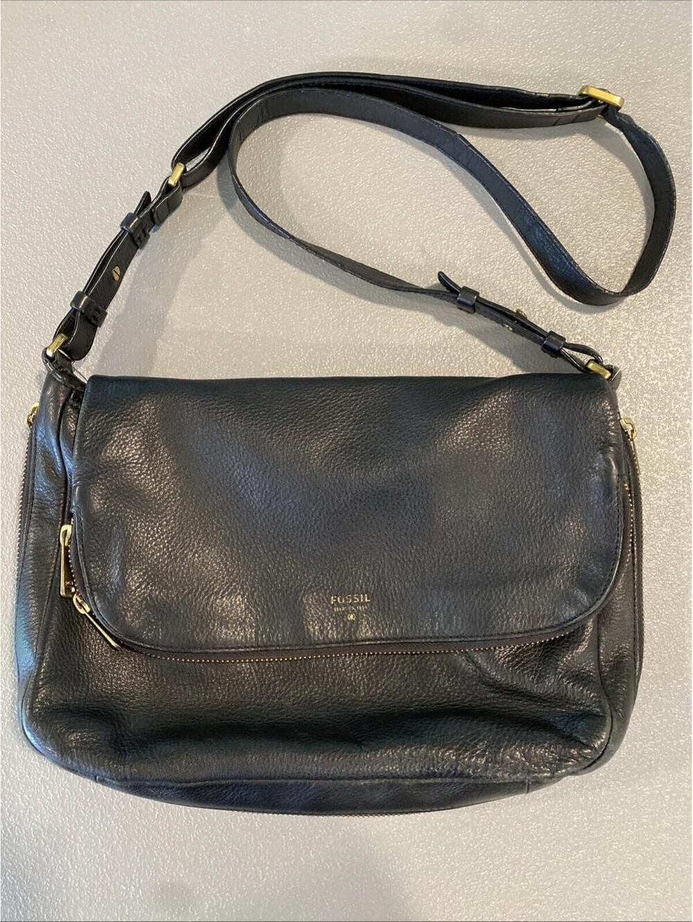 Fossil Issue No. 1954 Black Genuine Leather Purse Bag Soft Expandable Preowned